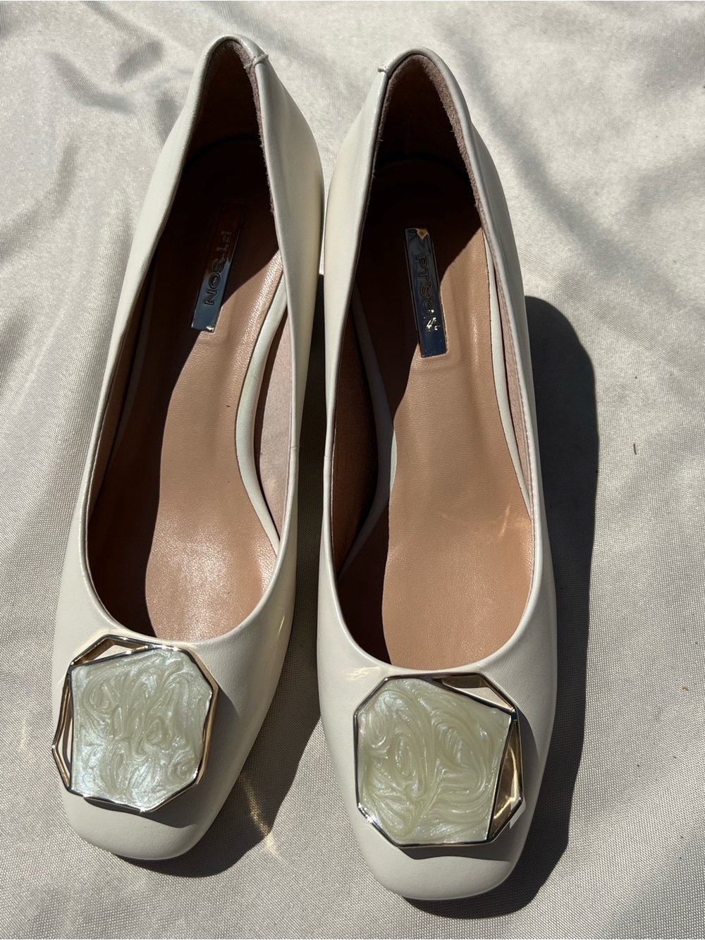 Women’s Cream Ballet Flats with Decorative Accent